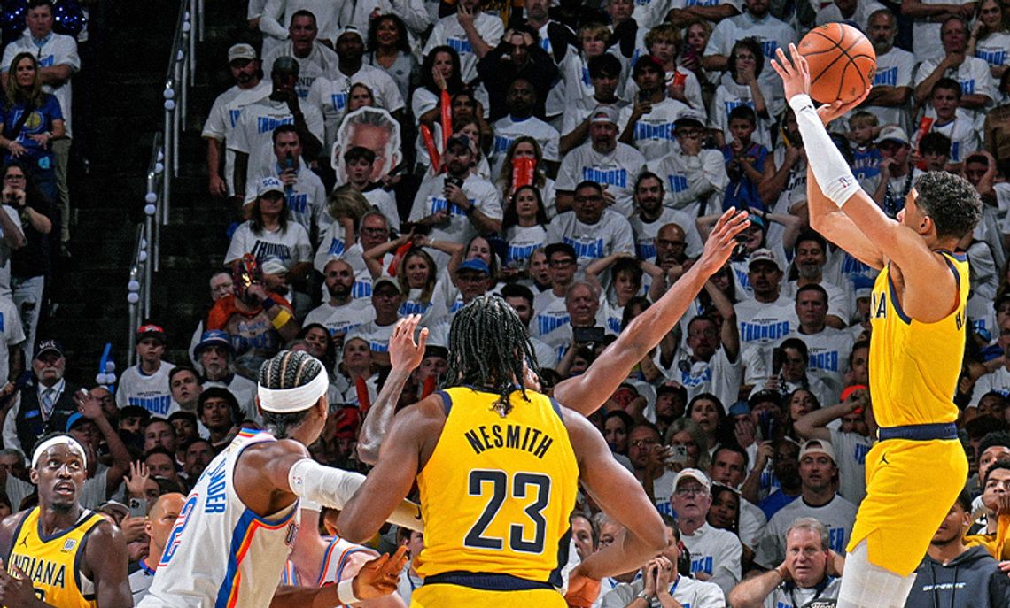 Liga NBA - niesamowita wygrana Pacers w pierwszym meczu finału