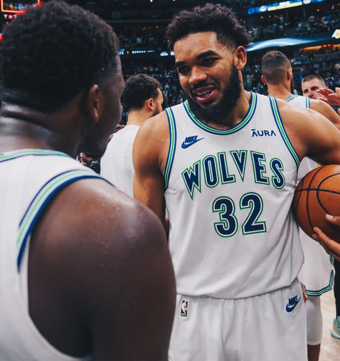 Liga NBA - Nuggets nie obronią tytułu. Awans Timberwolves i Pacers