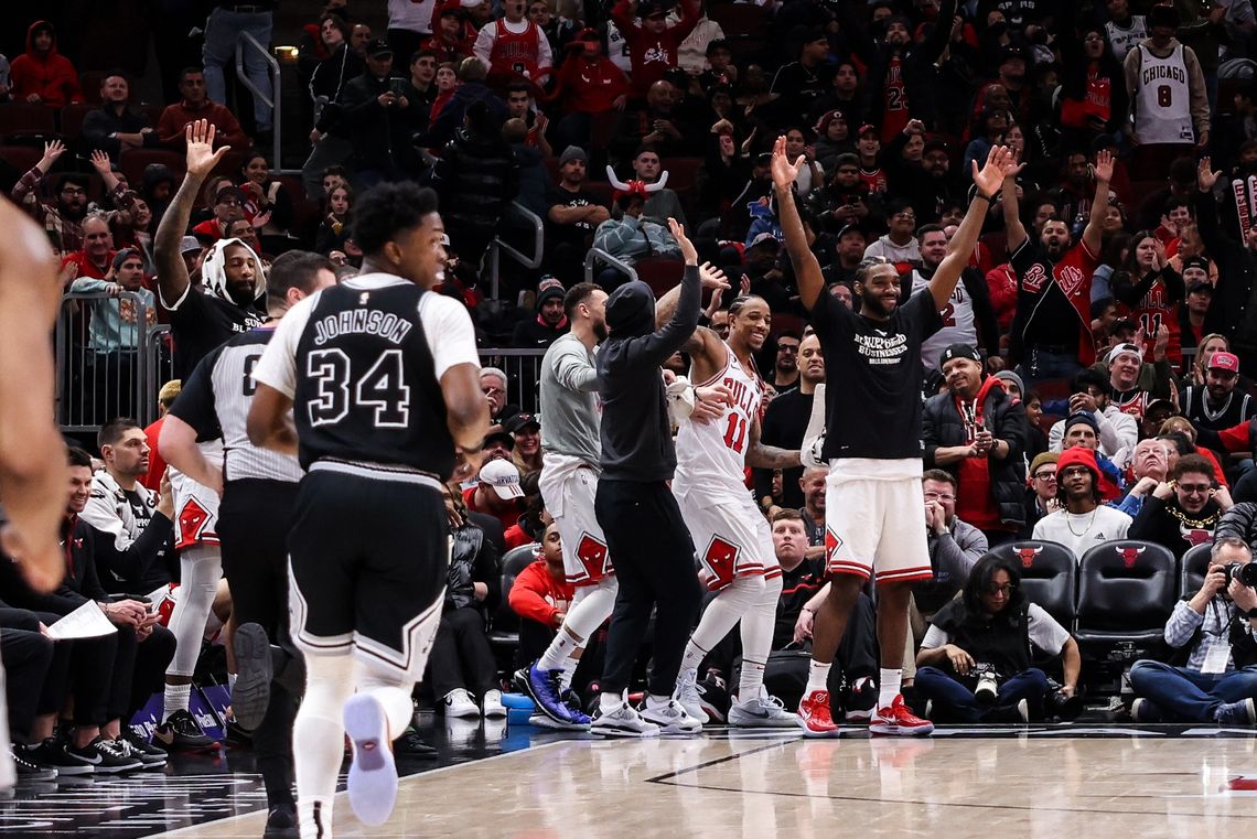 Liga NBA - porażka Spurs bez Sochana w Chicago