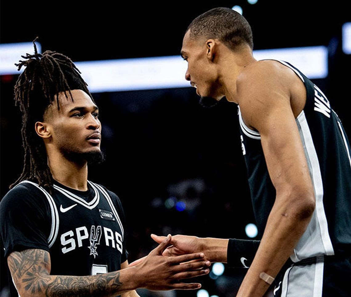 Liga NBA - Spurs wyrównali stan finału Konferencji Zachodniej, będzie siódmy mecz z Thunder Liga NBA - Spurs wyrównali stan finału Konferencji Zachodniej, będzie siódmy mecz z Thunder