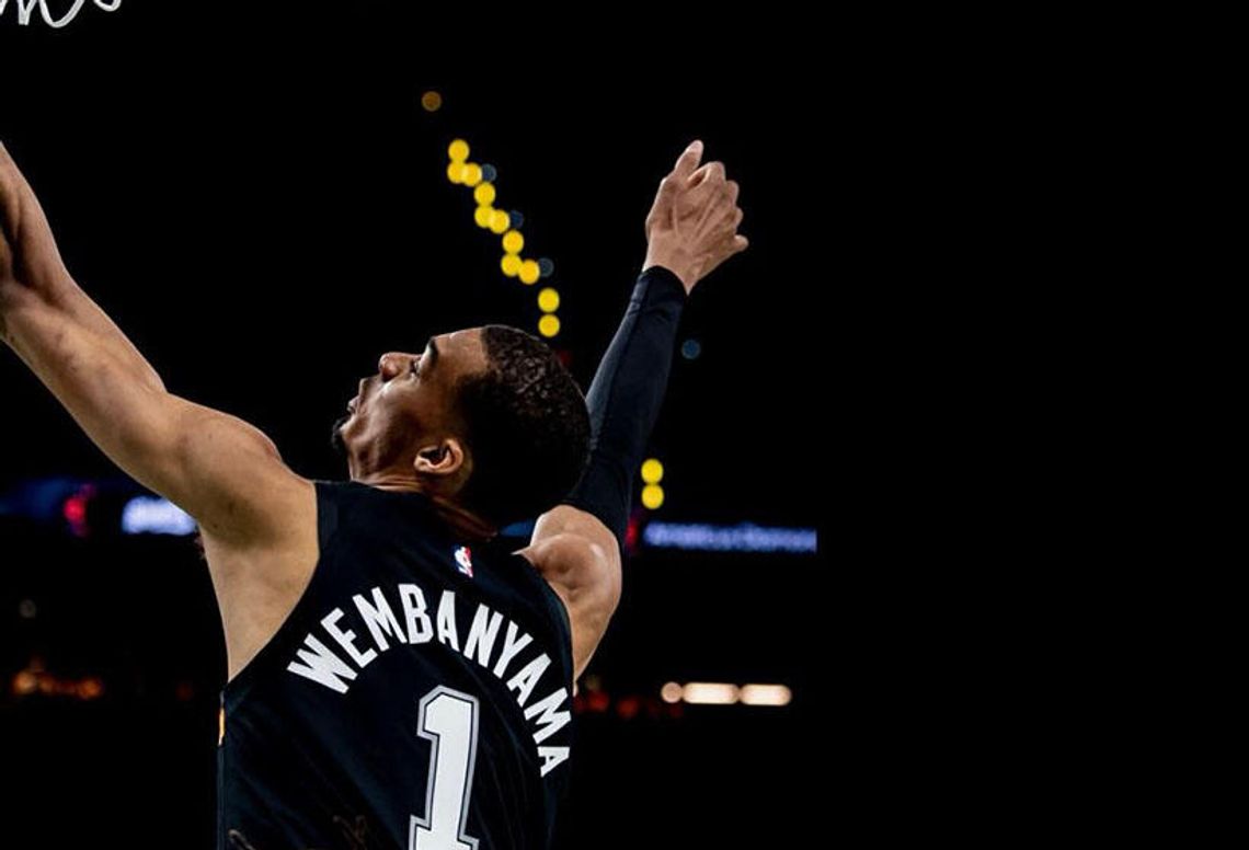 Liga NBA - uraz Wembanyamy, porażka Spurs (WIDEO)