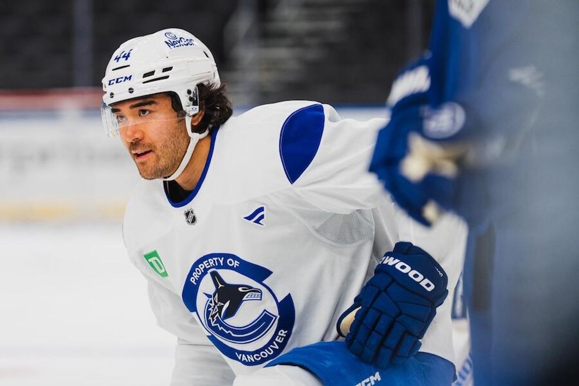 Liga NHL - hat-trick Sherwooda, szósta z rzędu porażka Blues