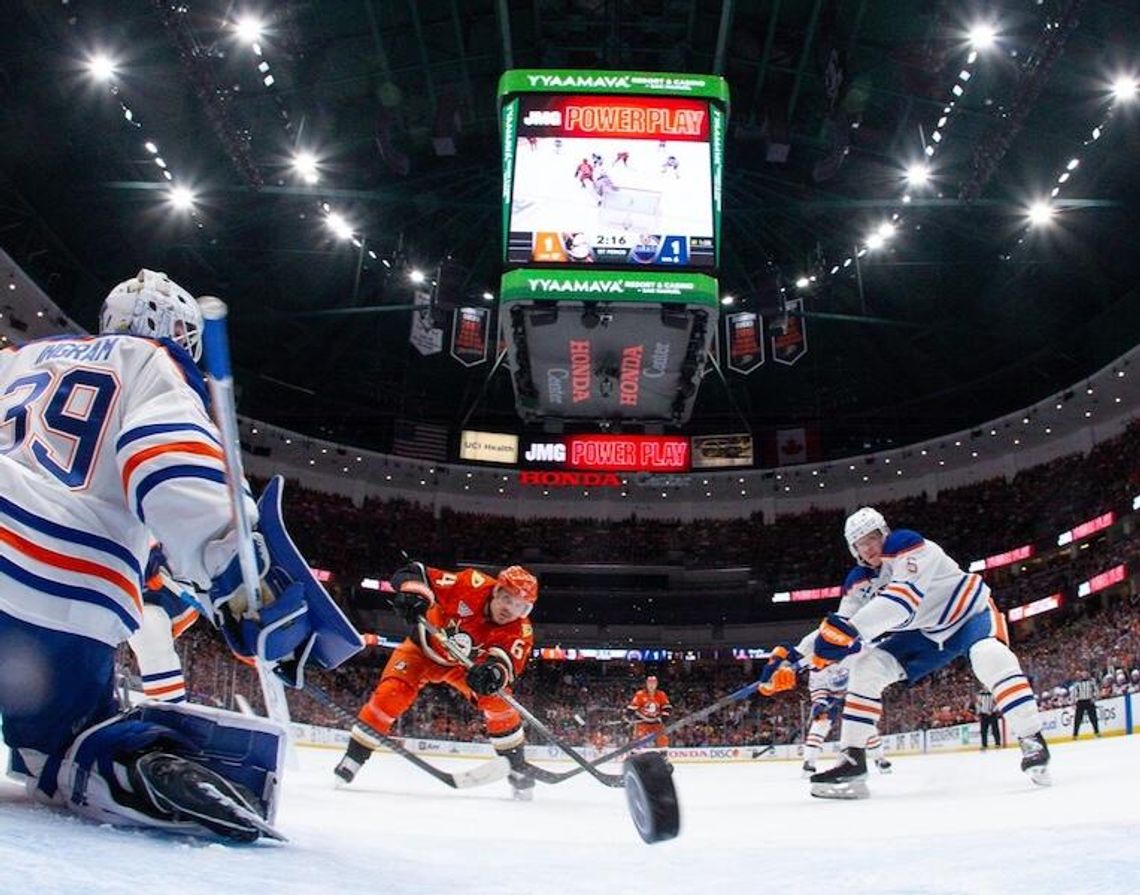 Liga NHL - ostre strzelanie w Anaheim