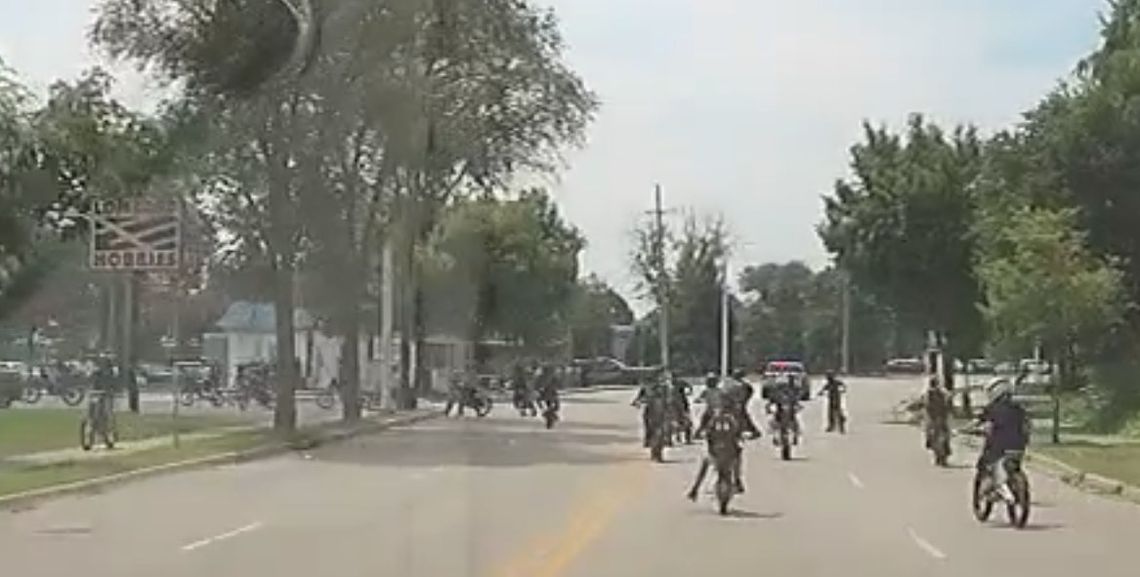 Lombard ostrzega przed „street takeovers” na elektrycznych rowerach i hulajnogach