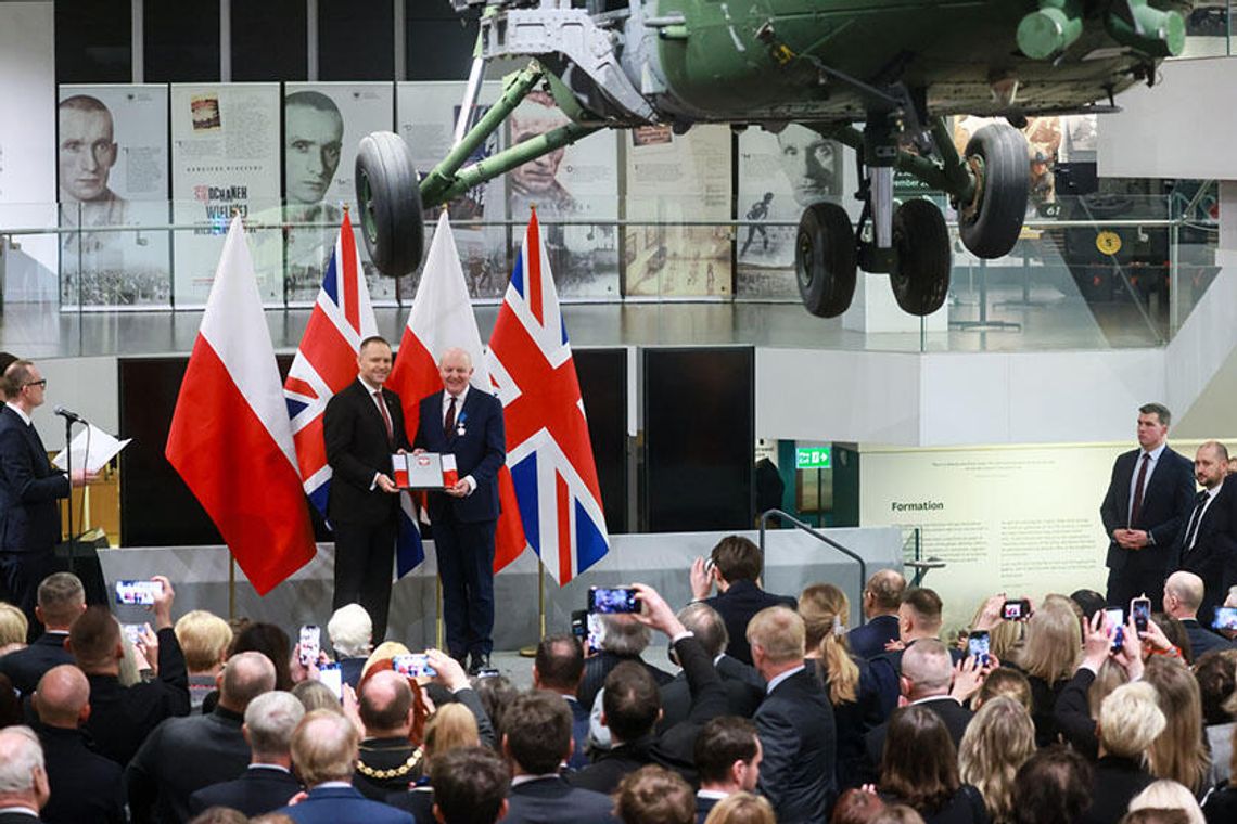 Londyn. Prezydent Nawrocki wręczył odznaczenia państwowe przedstawicielom środowisk polonijnych