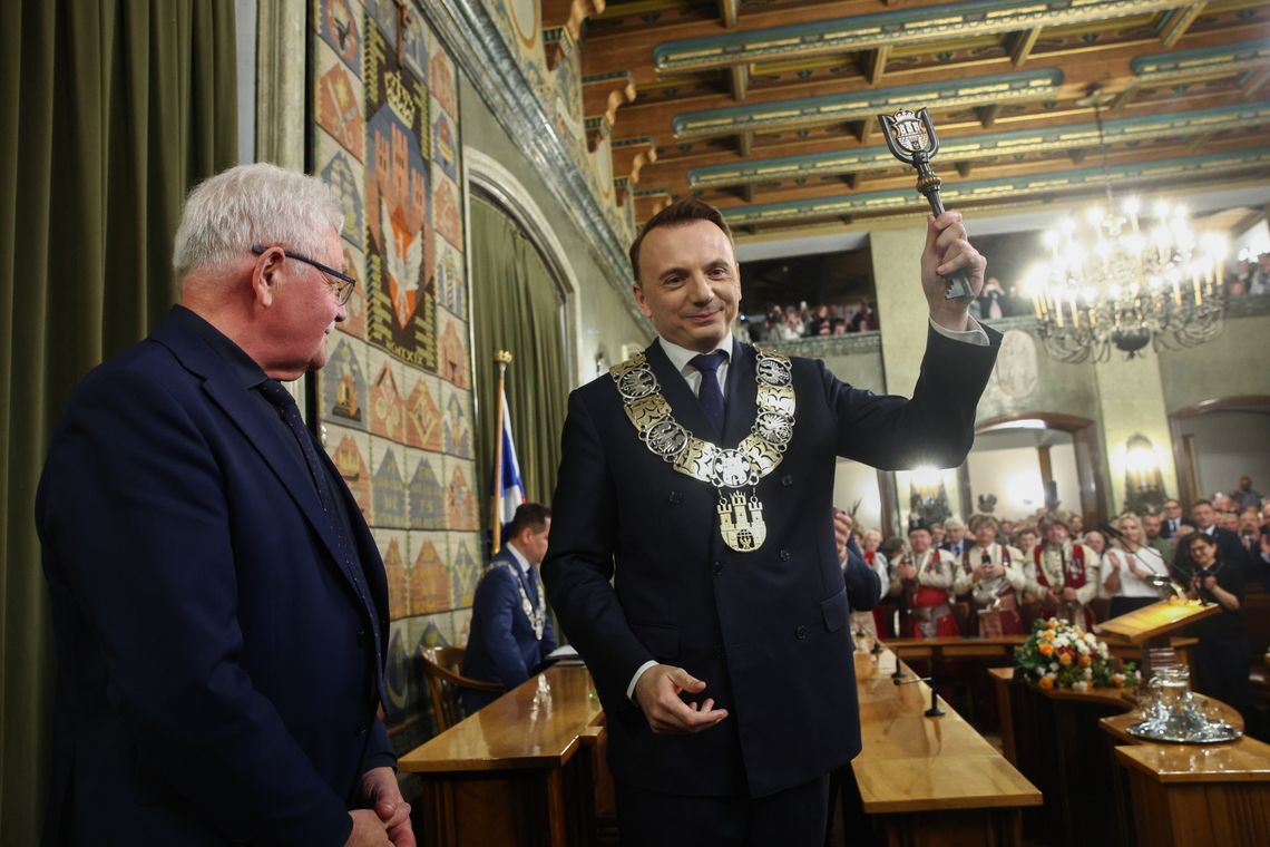 Łukasz Gibała oficjalnie objął urząd prezydenta miasta; zaapelował do radnych o współpracę