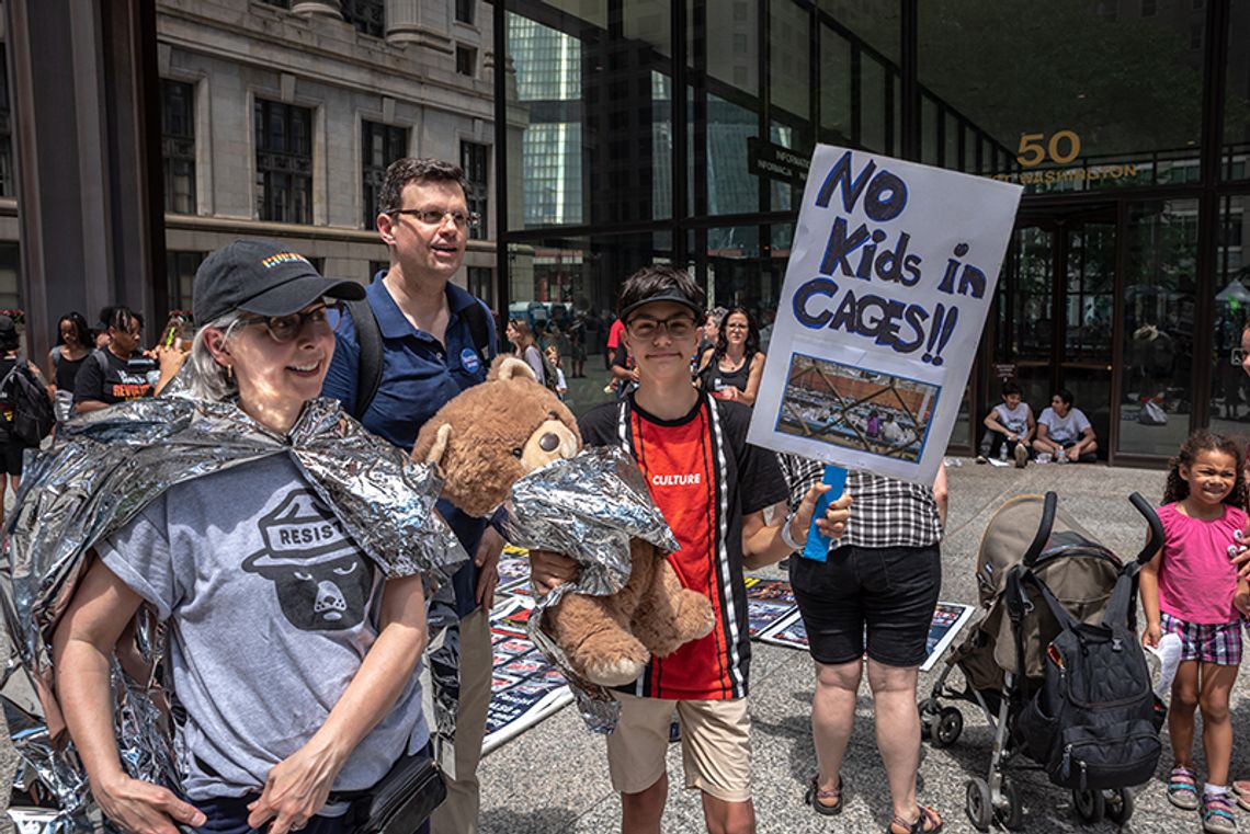 Manifestanci solidarni z imigrantami na Daley Plaza