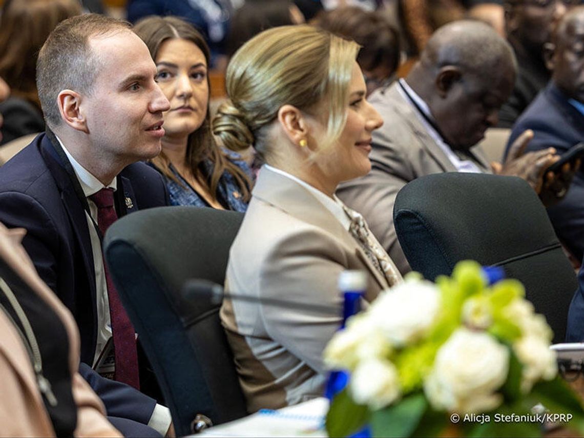 Marta Nawrocka reprezentuje Polskę podczas szczytu organizowanego przez Melanię Trump w USA