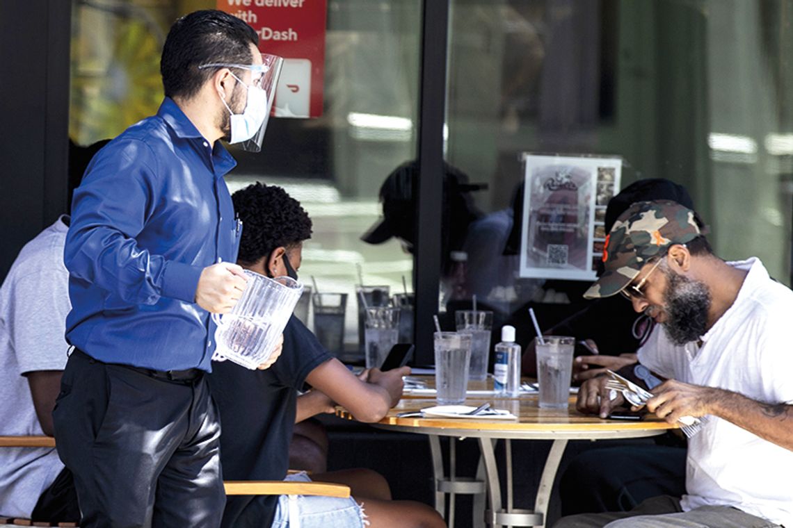 Maski obowiązkowe w restauracjach również w trakcie zamawiania posiłku