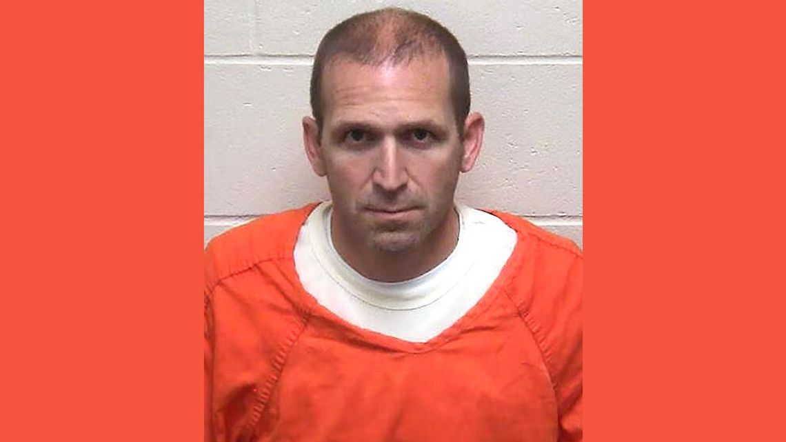 Mąż i ojciec z Wisconsin skazany za upozorowanie śmierci, uciekł do Europy, by spotkać się z kobietą Mąż i ojciec z Wisconsin skazany za upozorowanie śmierci, uciekł do Europy, by spotkać się z kobietą