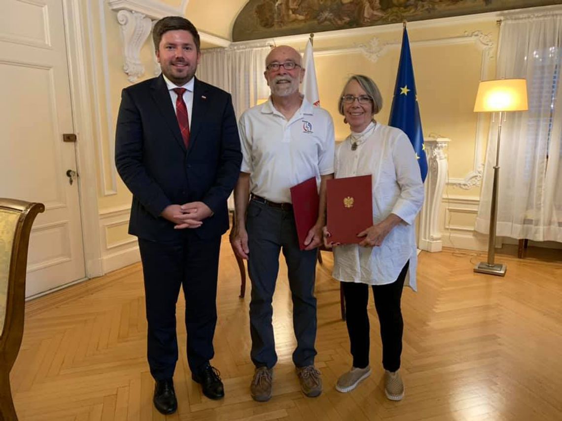 Medal za Ofiarność i Odwagę dla Amerykanów, którzy uratowali Polaków z tonącej łodzi