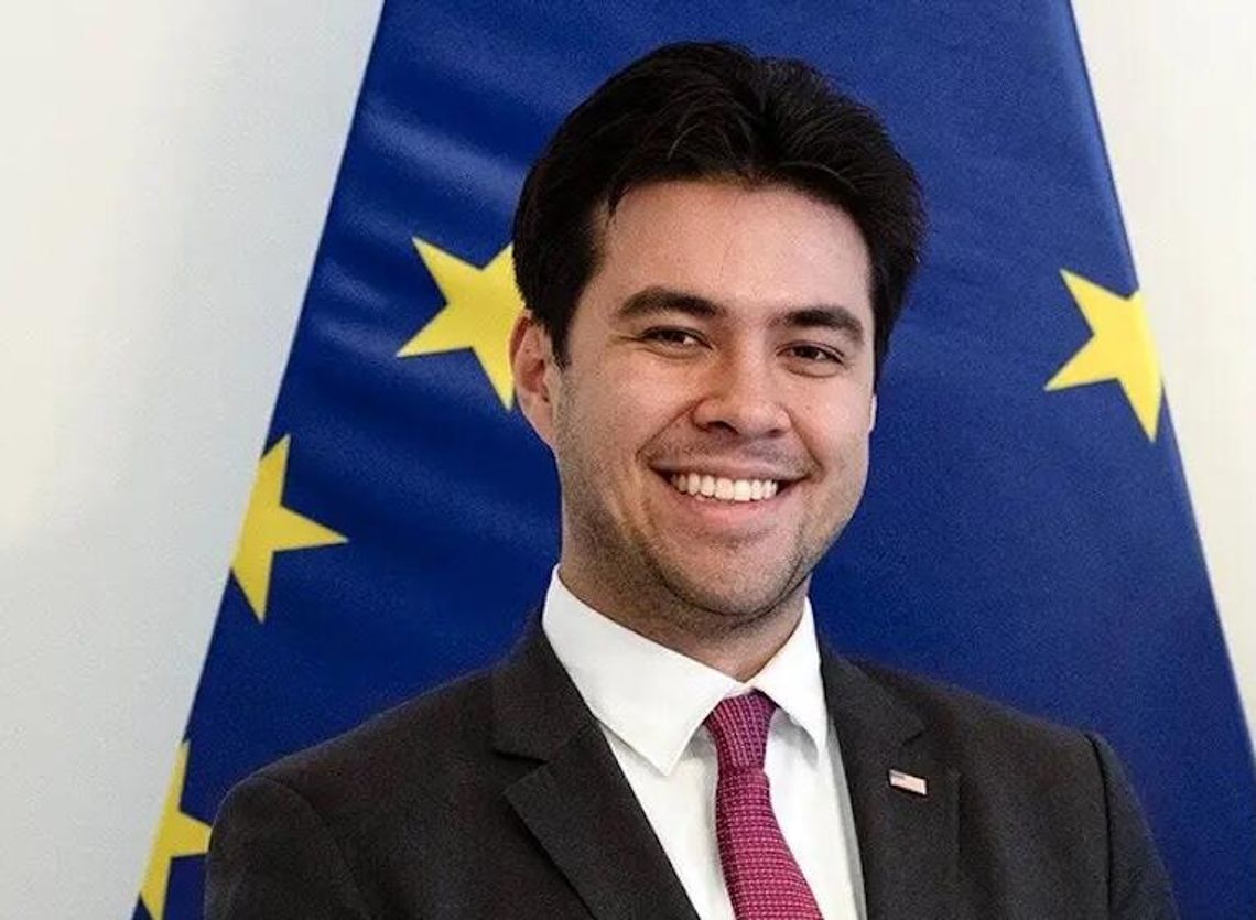 Media: 27-latek stoi za polityką administracji Trumpa wspierania skrajnej prawicy w Europie