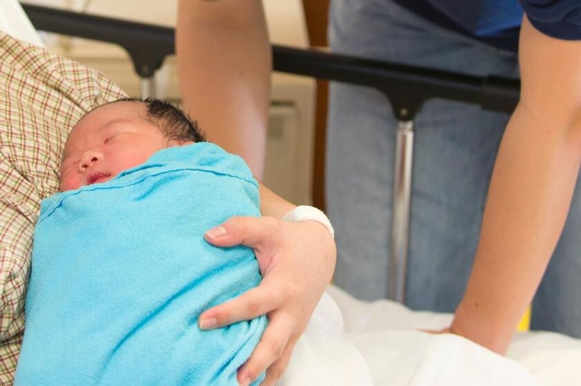 Media: Chińscy miliarderzy wynajmują matki-surogatki w USA, by mieć amerykańskie dzieci Media: Chińscy miliarderzy wynajmują matki-surogatki w USA, by mieć amerykańskie dzieci