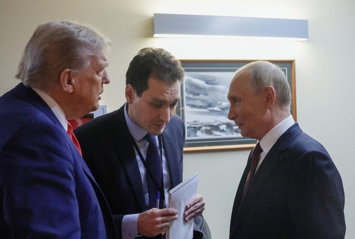 Media: w drukarce hotelowej na Alasce znaleziono dokumenty państwowe o szczycie Trump-Putin