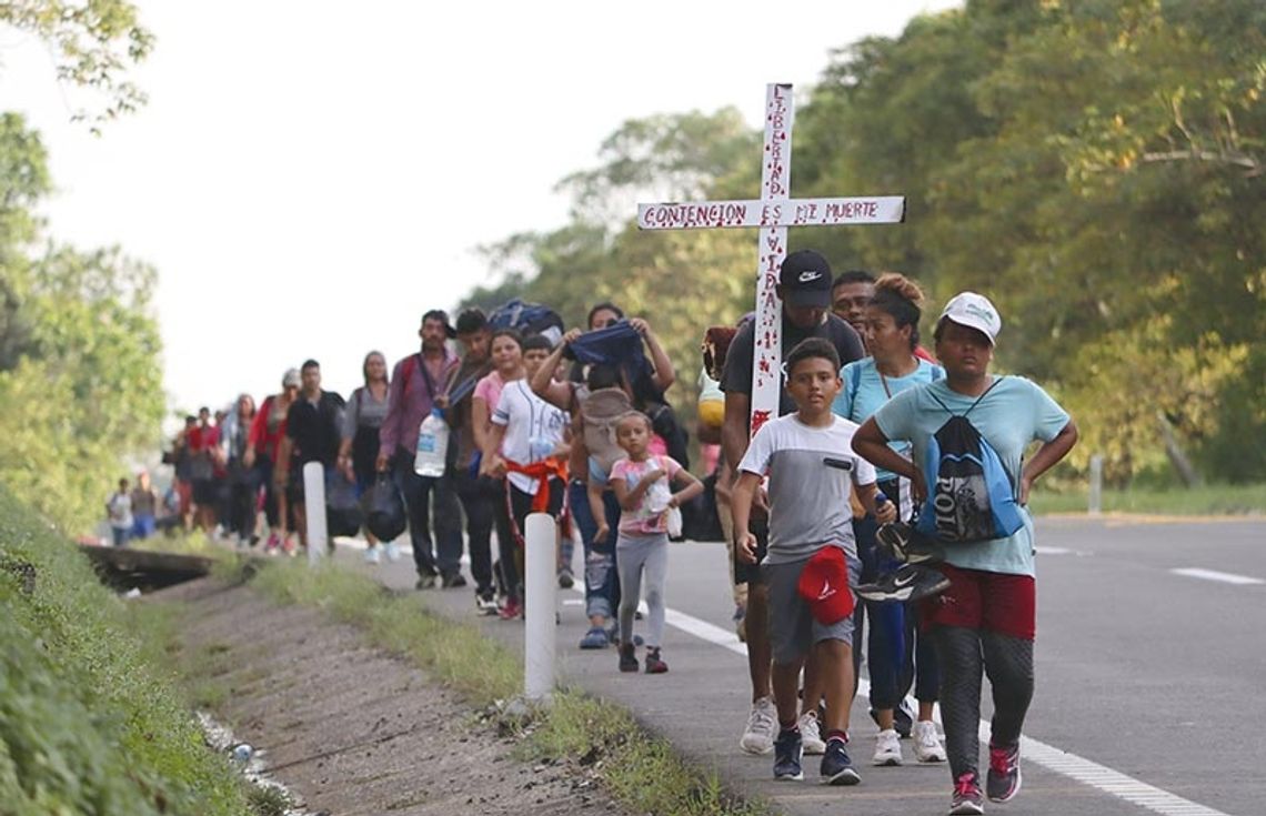 Meksyk. Największa w tym roku grupa nielegalnych imigrantów kieruje się w stronę granicy z USA