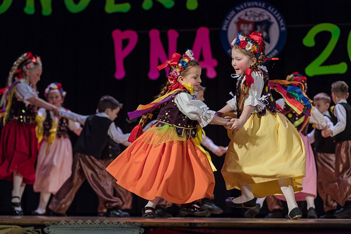 Młodość, radość i taniec w najlepszym wydaniu! Koncert zespołów pieśni i tańca ZNP