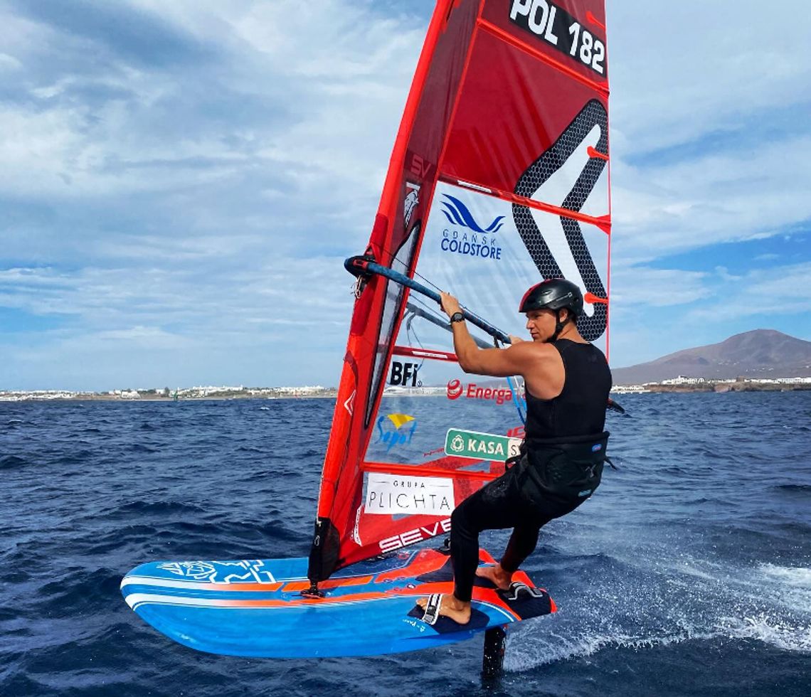 MŚ w klasie iQFoil - Tarnowski srebrnym medalistą na Lanzarote