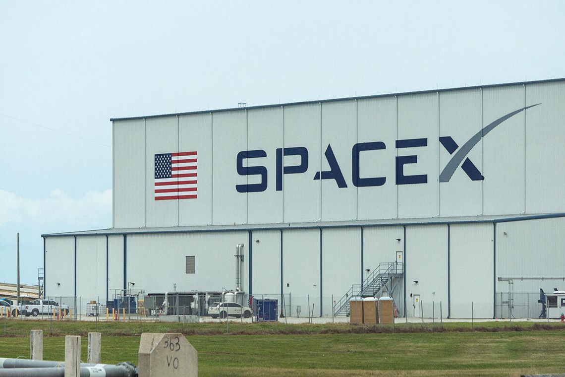 Musk połączył swoje firmy SpaceX i xAI Musk połączył swoje firmy SpaceX i xAI