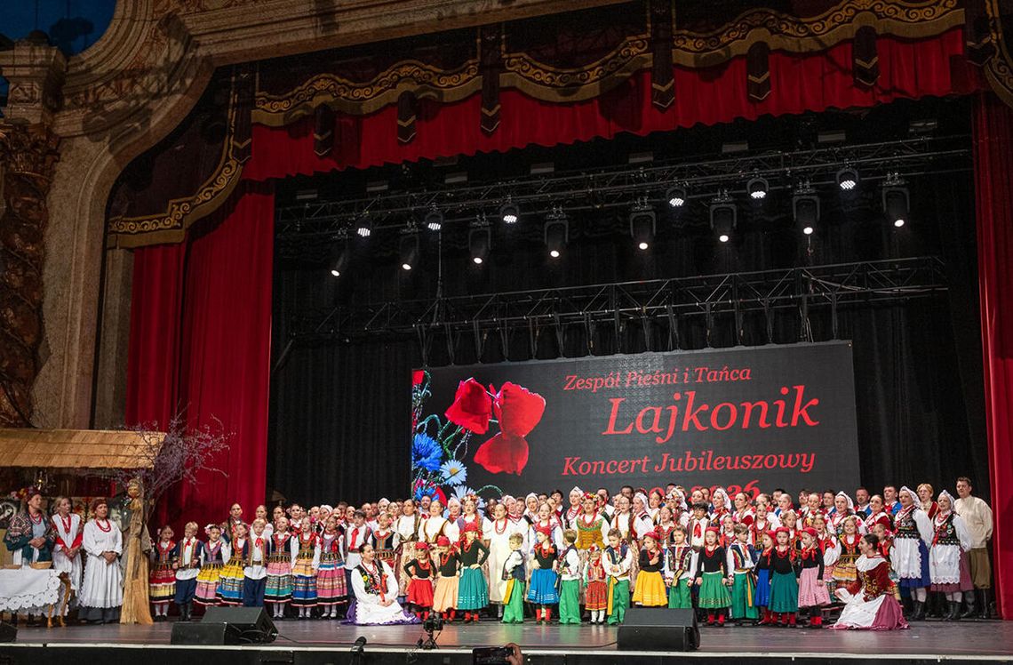 Muzyka, tańce i tradycja zwieńczyły obchody jubileuszu Lajkonika Muzyka, tańce i tradycja zwieńczyły obchody jubileuszu Lajkonika