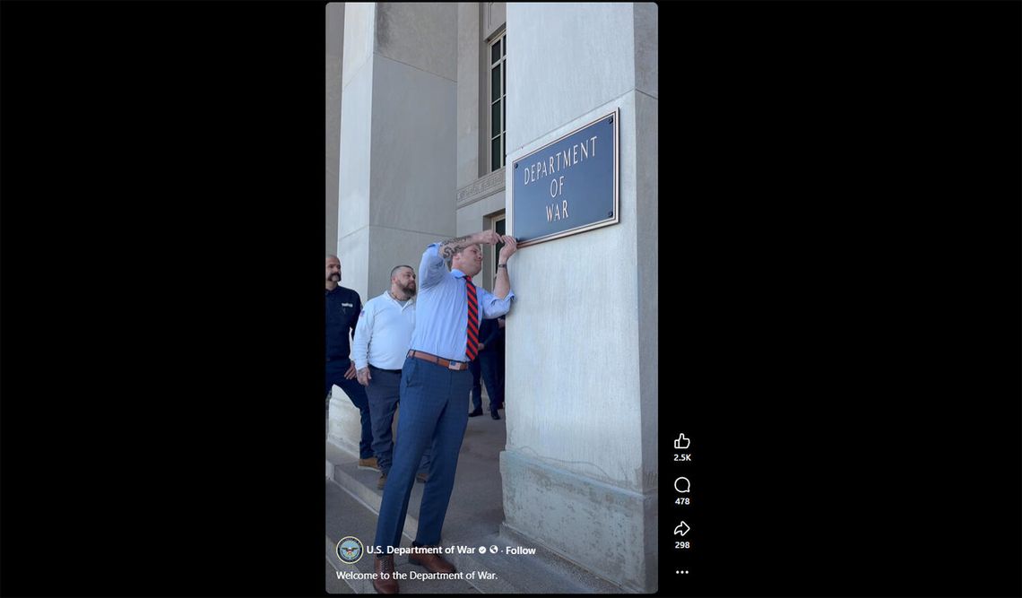 Na budynku Pentagonu zawisły tablice z napisem „Departament Wojny”