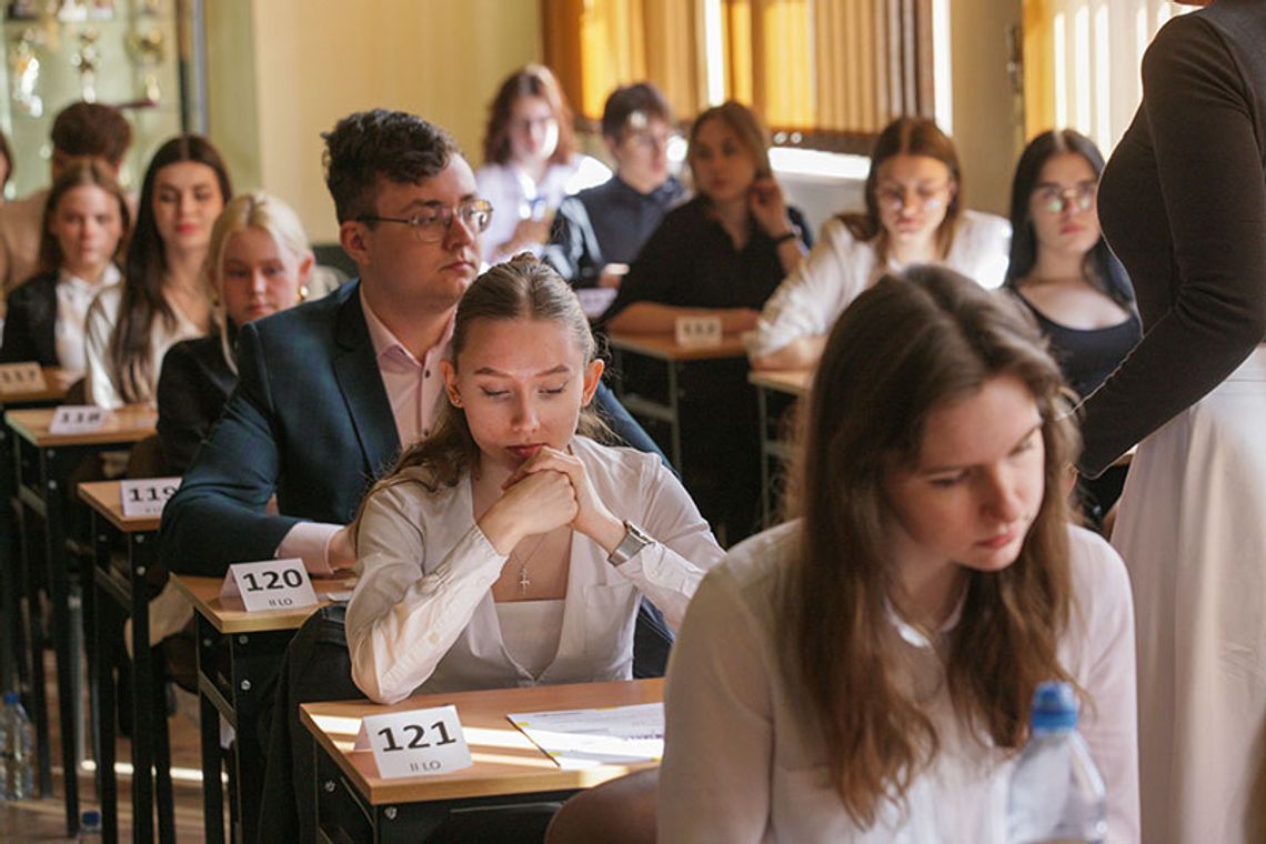 Na maturze z matematyki na poziomie podstawowym m.in. działania na liczbach rzeczywistych i funkcje