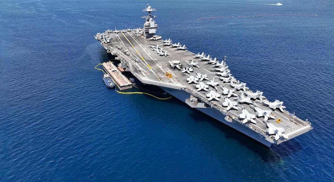Największy lotniskowiec świata USS Ford wrócił do kraju po 11 miesiącach Największy lotniskowiec świata USS Ford wrócił do kraju po 11 miesiącach