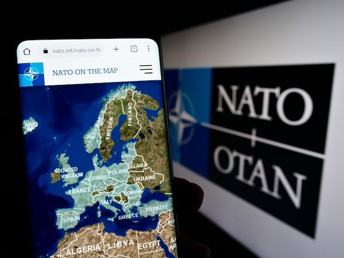 NATO obserwuje rozwój sytuacji po atakach USA na Iran; kraje regionu je potępiają