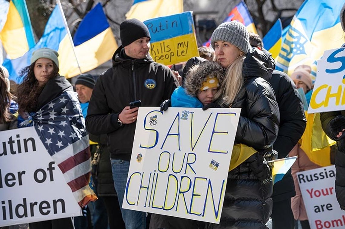 Niebiesko-żółte Magnificent Mile, czyli kolejna demonstracja poparcia dla walczącej Ukrainy (WIDEO | ZDJĘCIA)