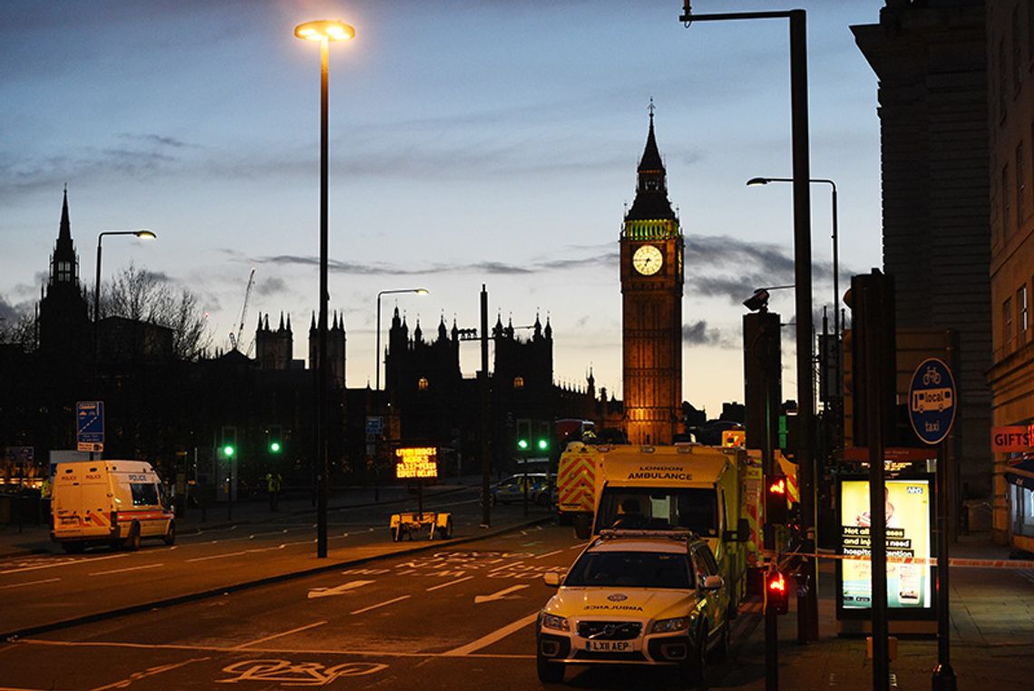 Noc w Londynie po zamachu terrorystycznym (ZOBACZ ZDJĘCIA)