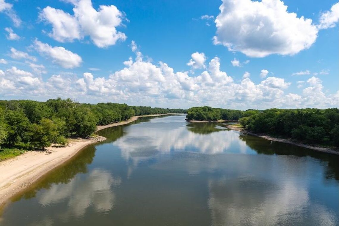 Nowe prawo ochroni źródło wody pitnej dla centralnego Illinois Nowe prawo ochroni źródło wody pitnej dla centralnego Illinois