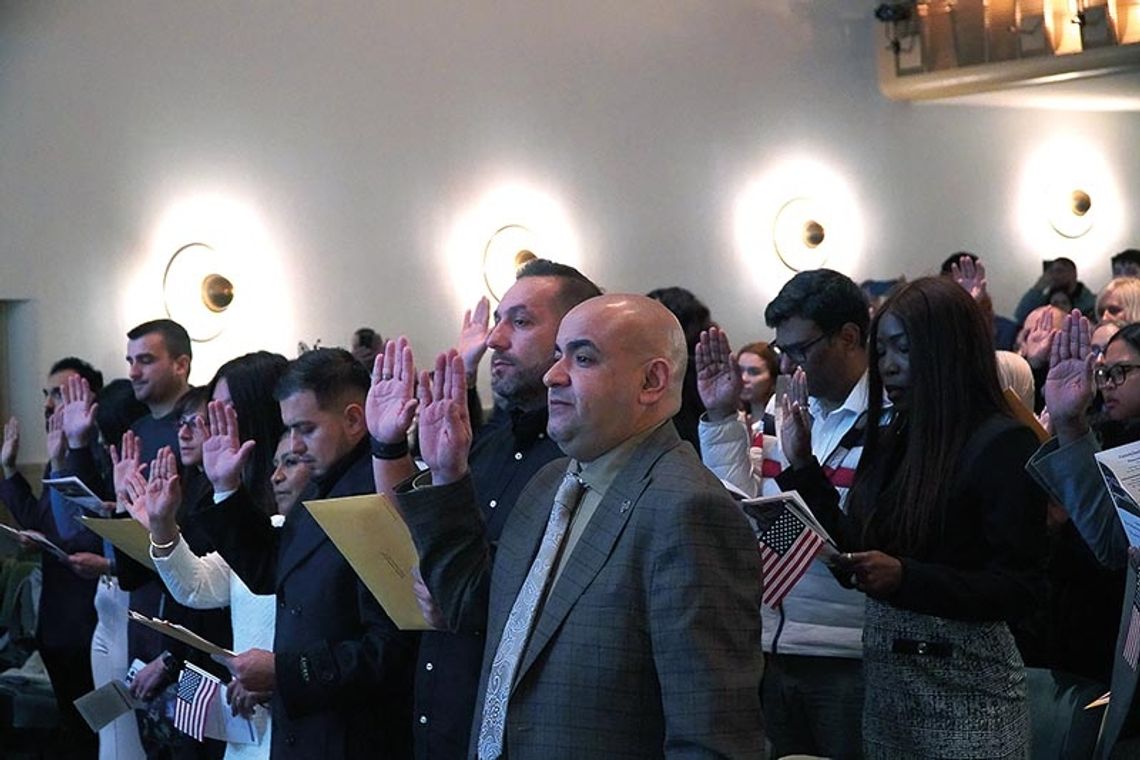 Nowi obywatele amerykańscy zaprzysiężeni w popularnym chicagowskim muzeum