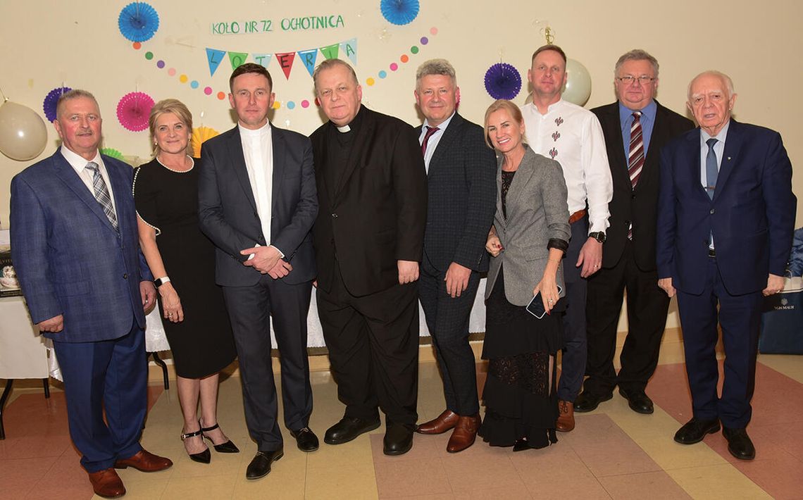 Ochotniczanie z Chicago wspomagają budowę kościoła w rodzinnej wiosce