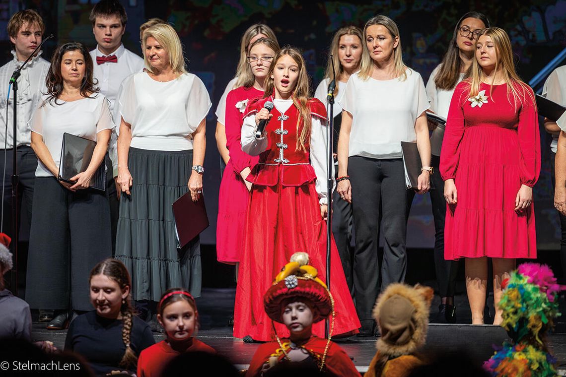 „Oczarowała nas na odległość” – 10-letnia Amelia Czysz z Harwood Heights z Polonijnym Grand Prix festiwalu kolęd (WIDEO)