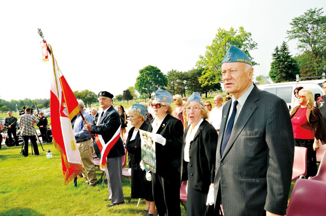 Pamięć o powstańczym zrywie warszawiaków