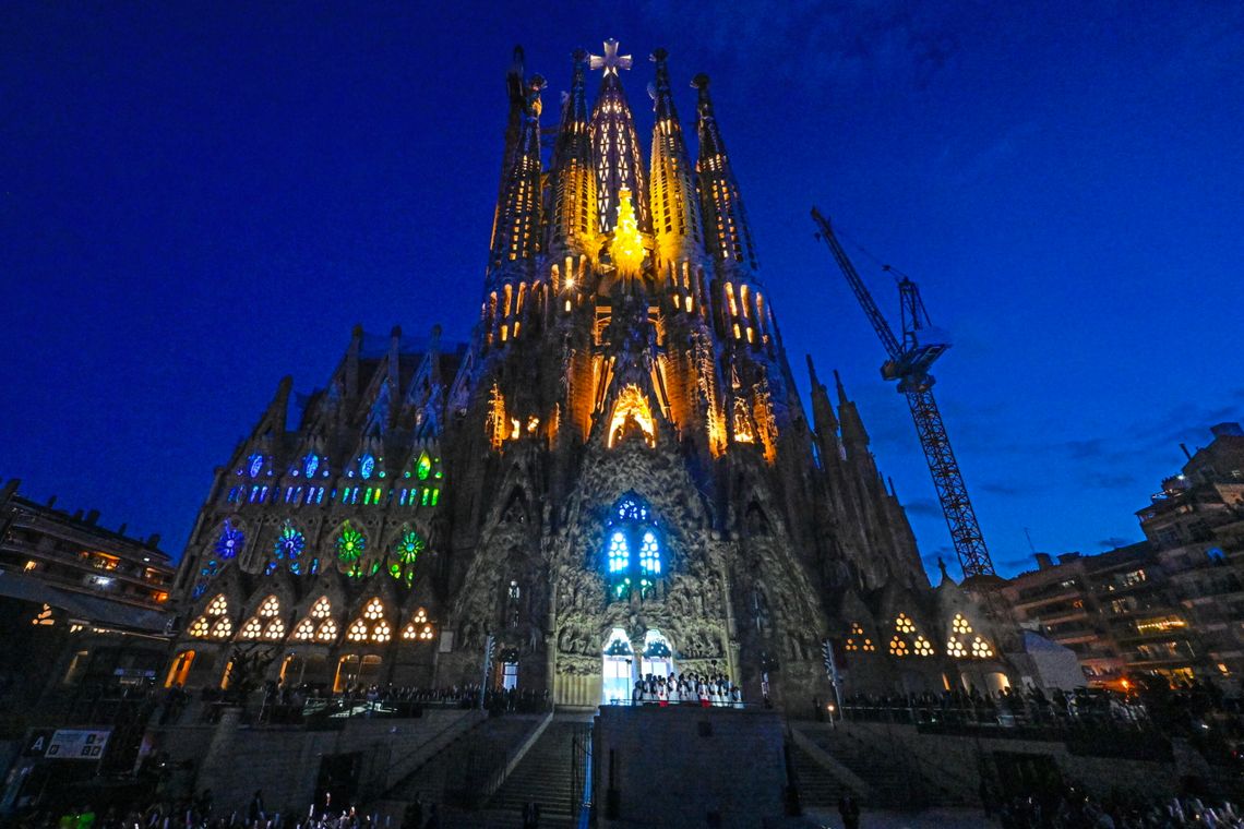Papież odprawił mszę w Bazylice Sagrada Familia w 100. rocznicę śmierci jej twórcy Papież odprawił mszę w Bazylice Sagrada Familia w 100. rocznicę śmierci jej twórcy