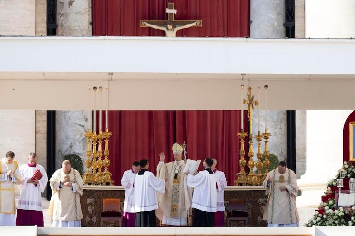 Papież zaapelował o sprawiedliwy i trwały pokój w Ziemi Świętej i na Ukrainie Papież zaapelował o sprawiedliwy i trwały pokój w Ziemi Świętej i na Ukrainie