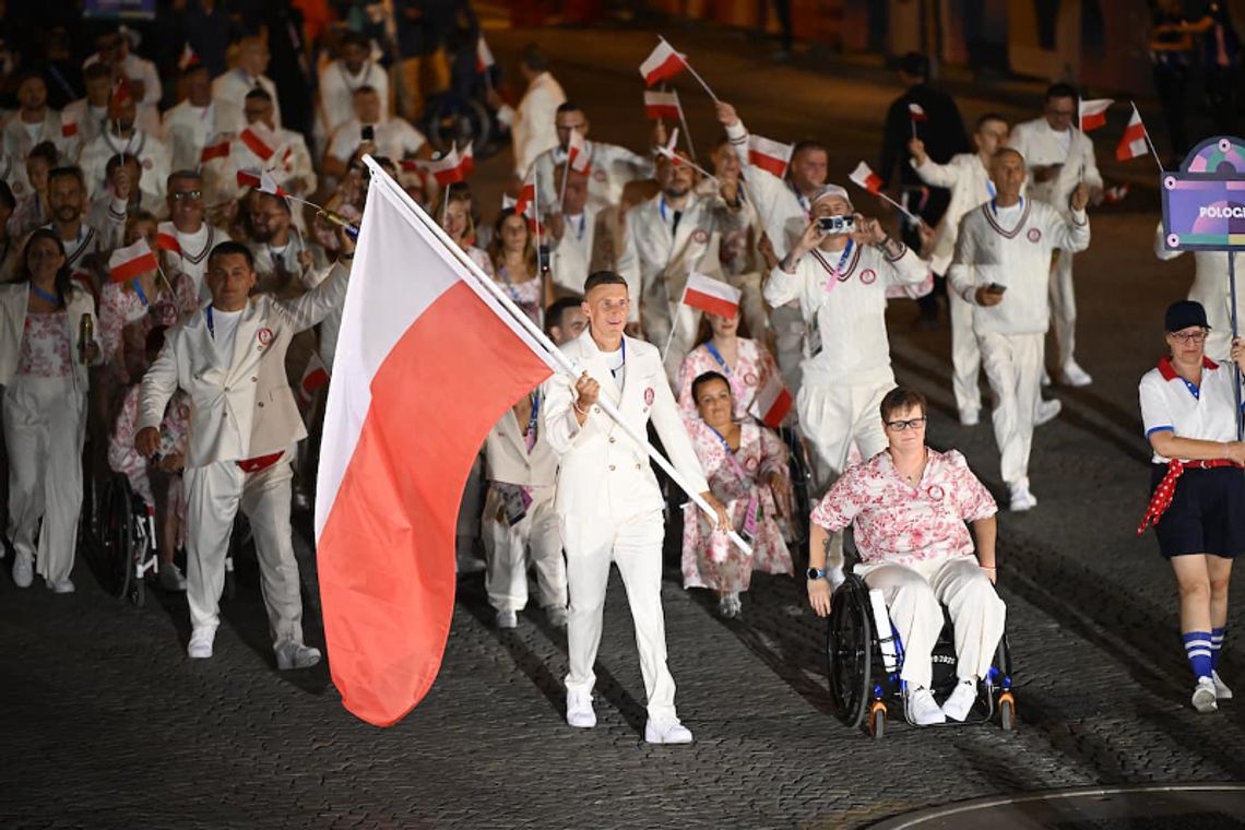 Paralimpiada - reprezentanci Polski powitani na lotnisku Fryderyka Chopina w Warszawie