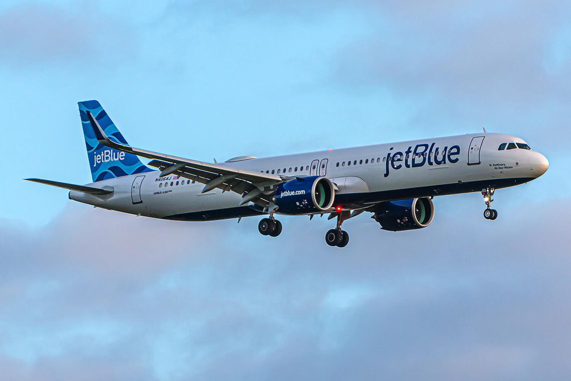 Pasażerowie lotu JetBlue hospitalizowani po awaryjnym lądowaniu Pasażerowie lotu JetBlue hospitalizowani po awaryjnym lądowaniu