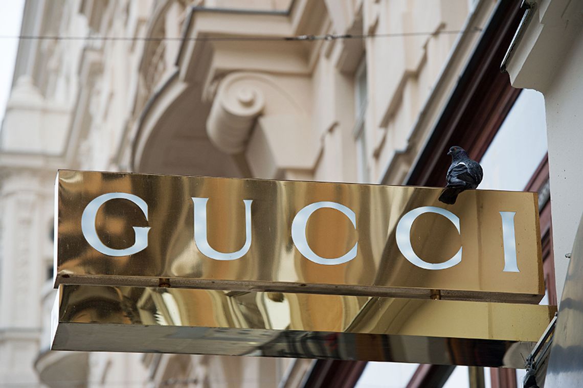 Paski Gucci i okulary Chanel wśród setek fałszywek przejętych w Chicago