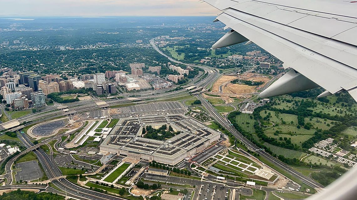 Pentagon rozpoczął publikację dokumentów o UFO