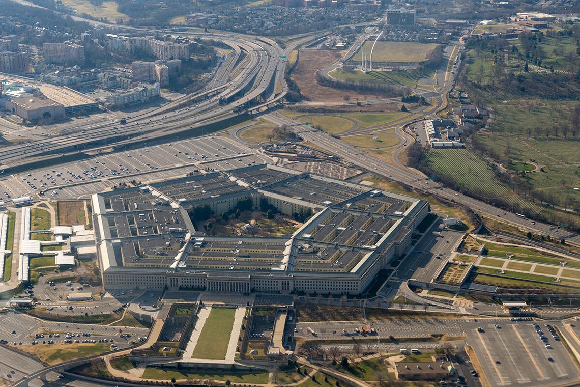 Pentagon zawarł umowy z firmami AI o użyciu ich narzędzi w tajnych pracach