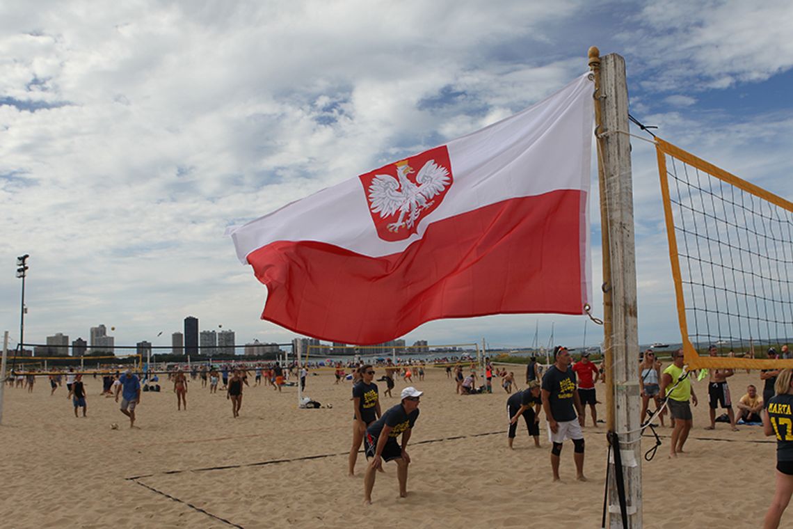 Piaskowe szaleństwo. II Polonijne Mistrzostwa w siatkówce plażowej