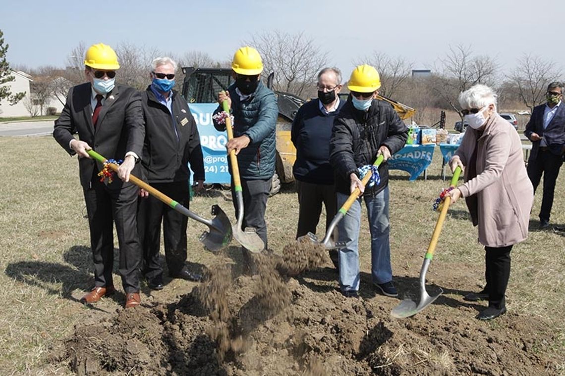 Pierwsze łopaty już wbite! Będą nowe domy w Schaumburgu