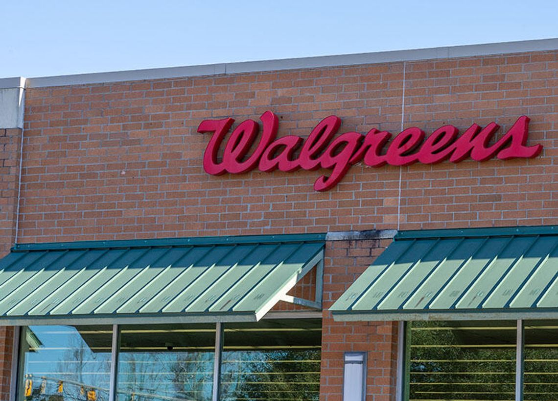 Pieszy nie żyje, policjanci ranni w wypadku Hillside, możliwy problem zdrowotny kierowcy