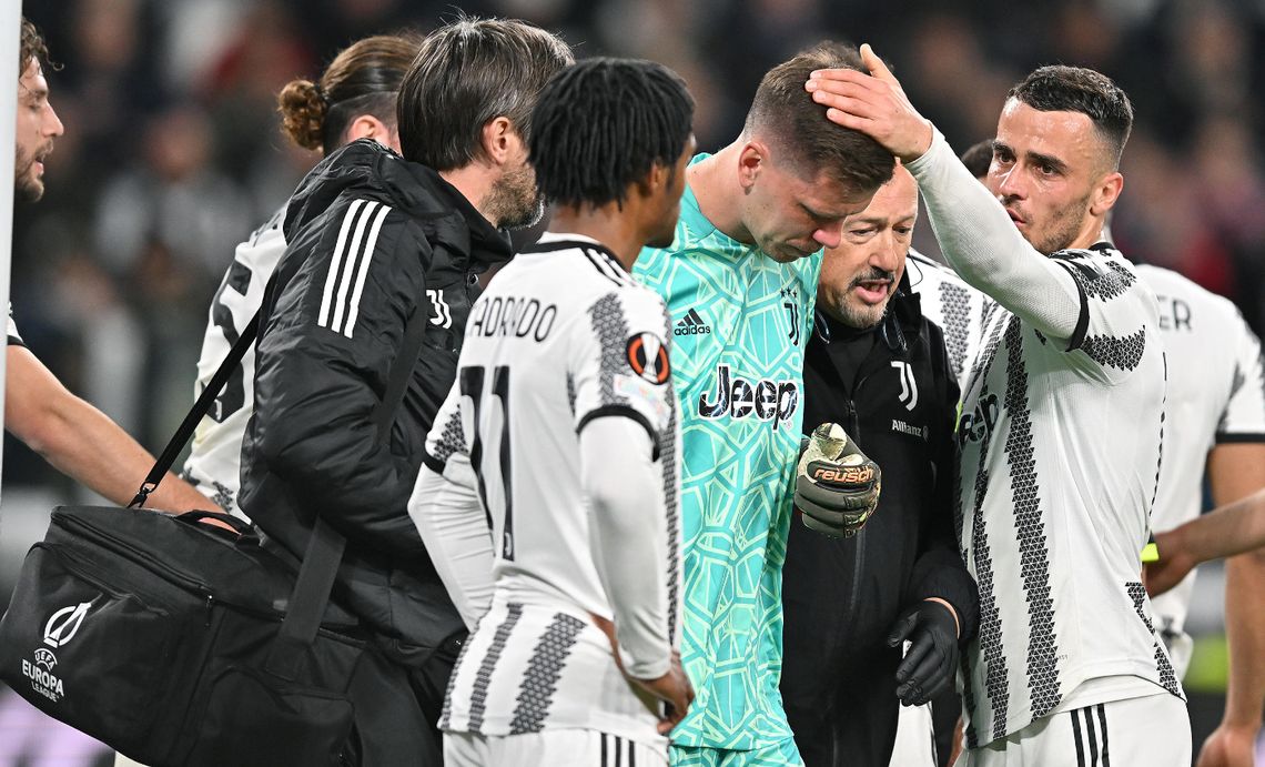 Piłkarska LE - Szczęsny zszedł z boiska, wygrana Juve i remis MU