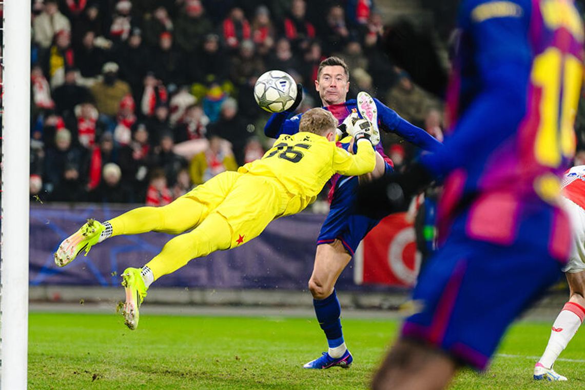 Piłkarska LM - Bayern w 1/8 finału, gol i samobój Lewandowskiego (podsumowanie) Piłkarska LM - Bayern w 1/8 finału, gol i samobój Lewandowskiego (podsumowanie)