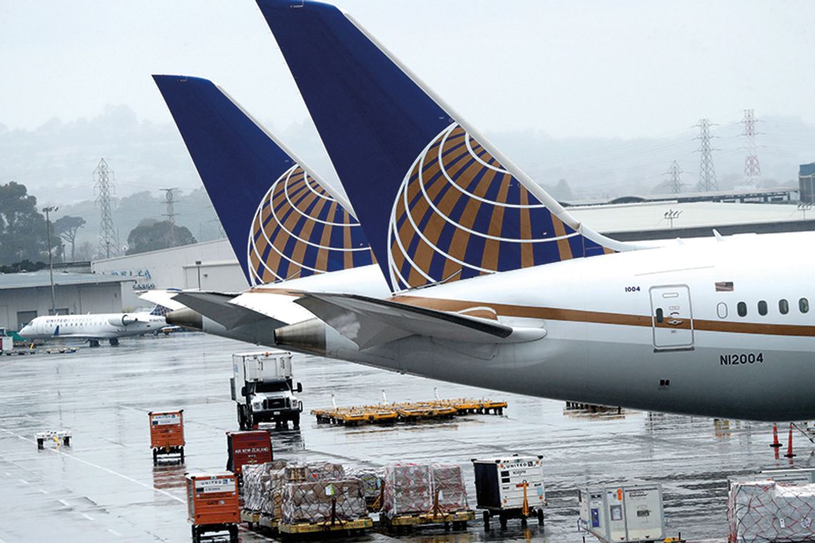 Piloci United Airlines nie zostaną wysłani na bezpłatne urlopy