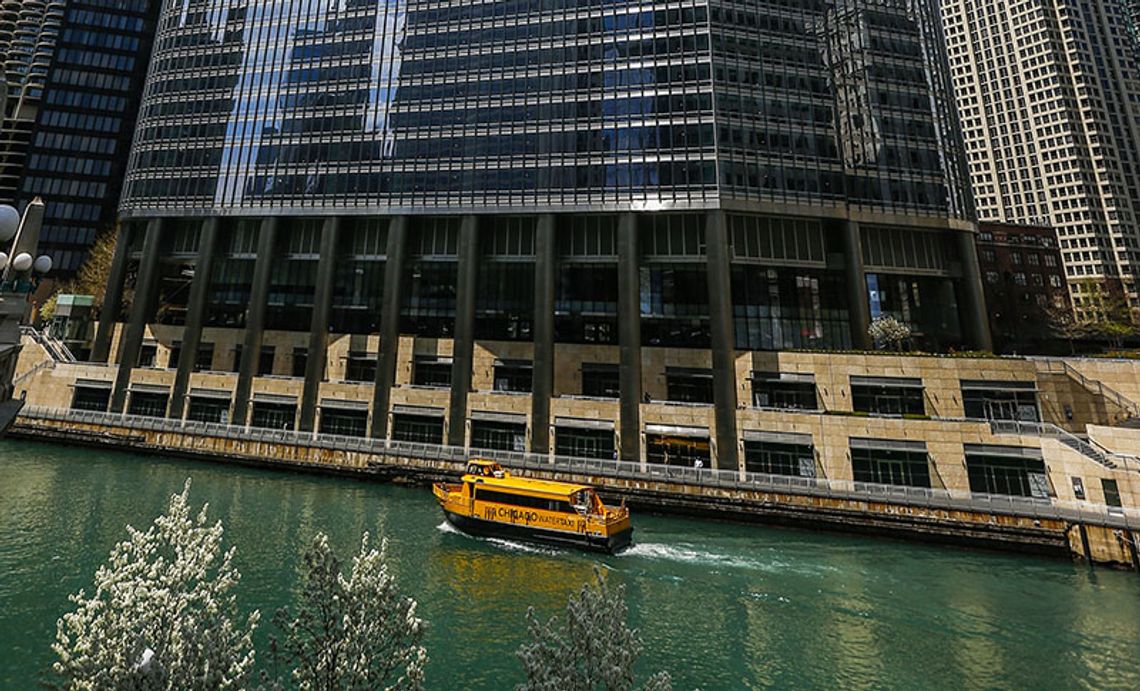 Po ponad trzech latach w suchym doku, Chicago Water Taxi znów płynie