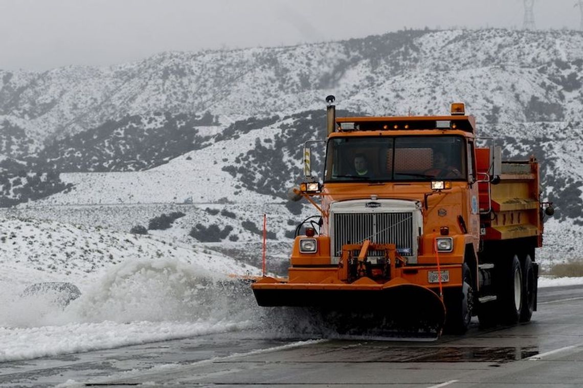 Po raz pierwszy raz od 34 lat alarm śniegowy w Los Angeles (WIDEO)