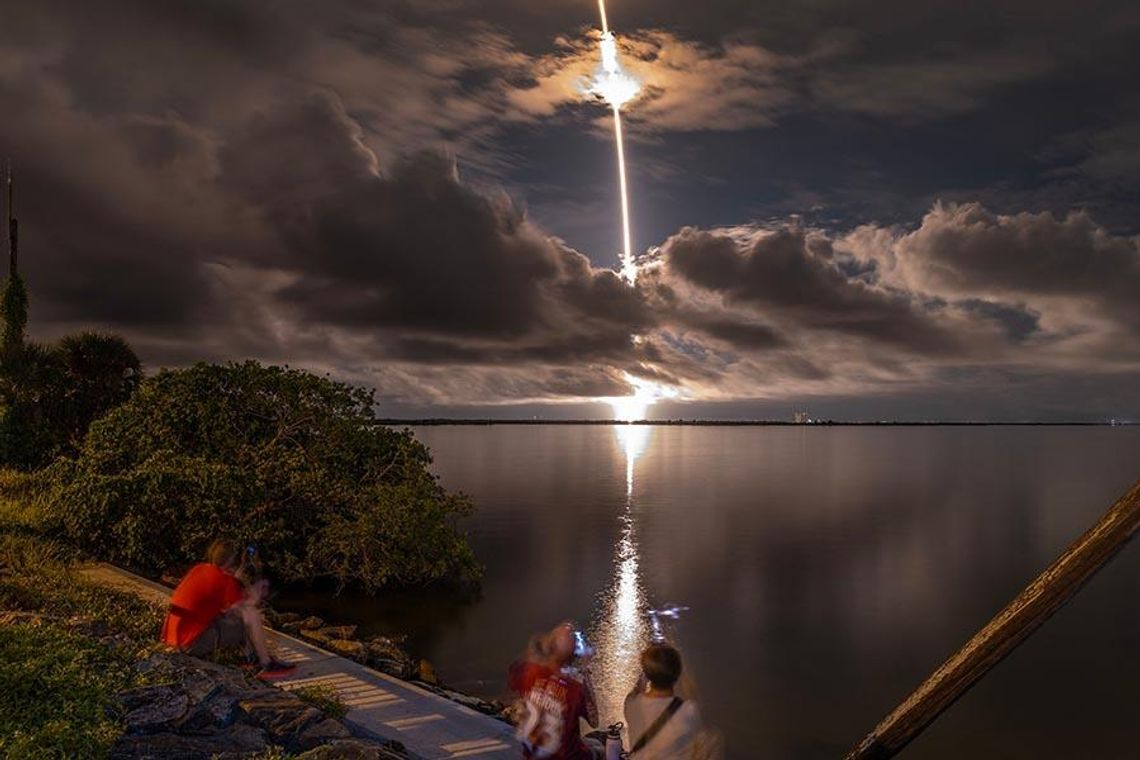 Po wielu opóźnieniach wystartowała rakieta Falcon 9 z czwórką astronautów